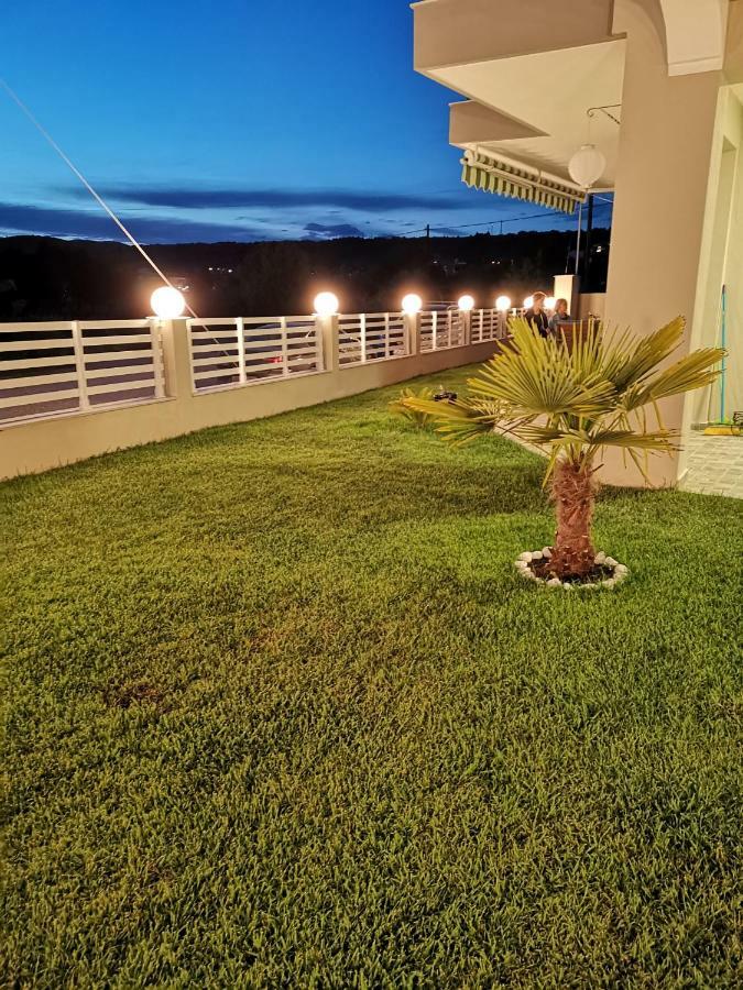 Mango Apartment Nikiti  Dış mekan fotoğraf