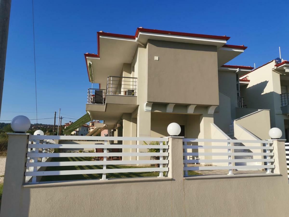 Mango Apartment Nikiti  Dış mekan fotoğraf